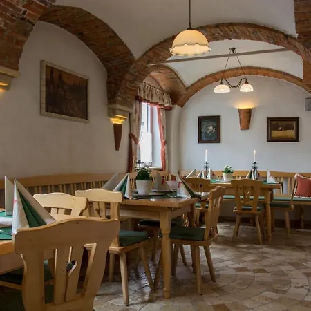 Lend-platzl Otel 4*