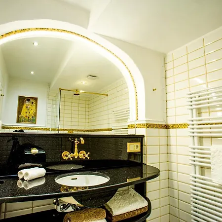 Lend-platzl Otel