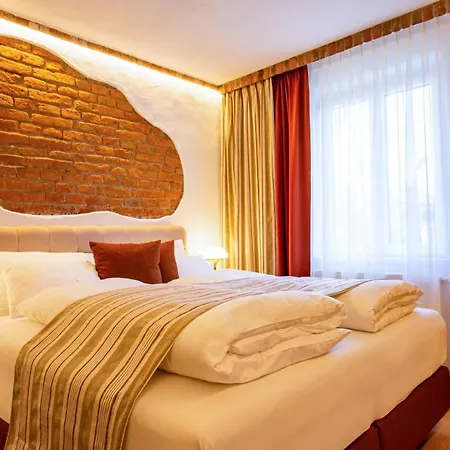 Lend-platzl Otel