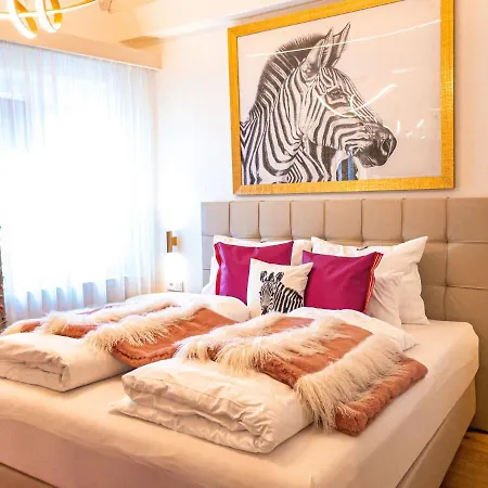 Lend-platzl Otel